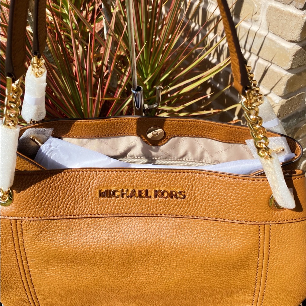 ‼️SALE‼️ 👜💕Michael Kors Large Tote - Picture 6 of 7